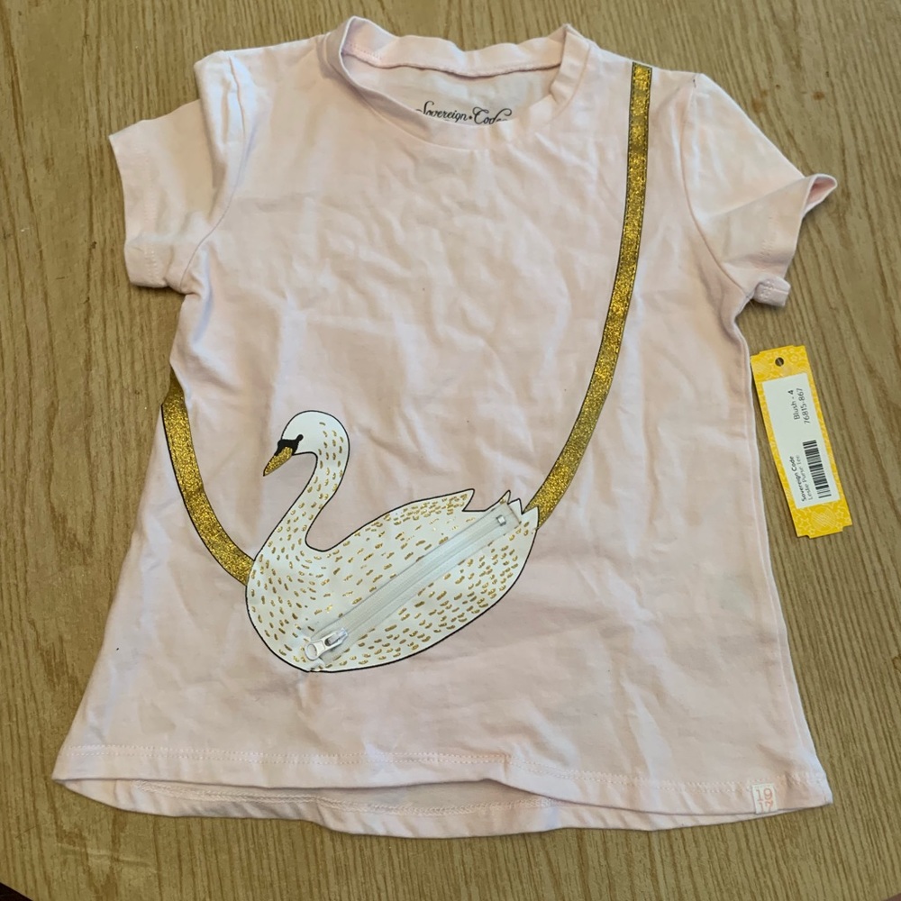 Blush t shirt with swan purse detail